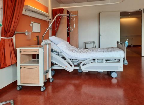Modern Delivery Beds Explained: Design, Safety Features, and Hospital Applications