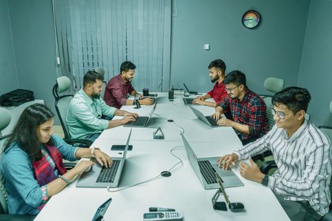 Enterprise E-Commerce Solutions Explained: Digital Commerce & Order Management